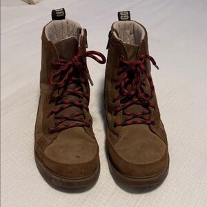 Boys Ugg Brown High-Top boots